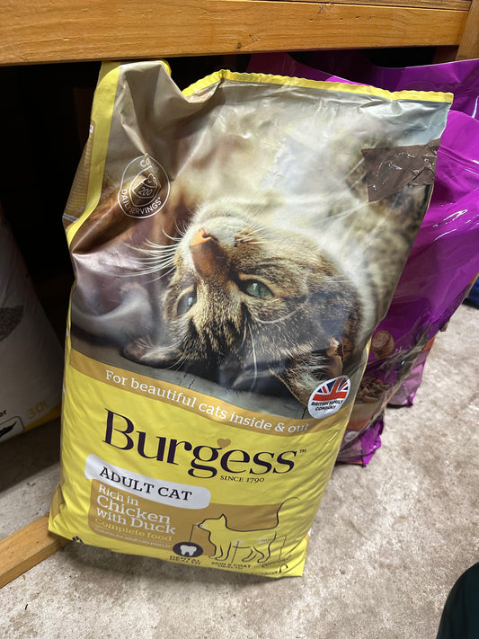 10kg Burgess Adult cat Rich in chicken & duck - discounted stock