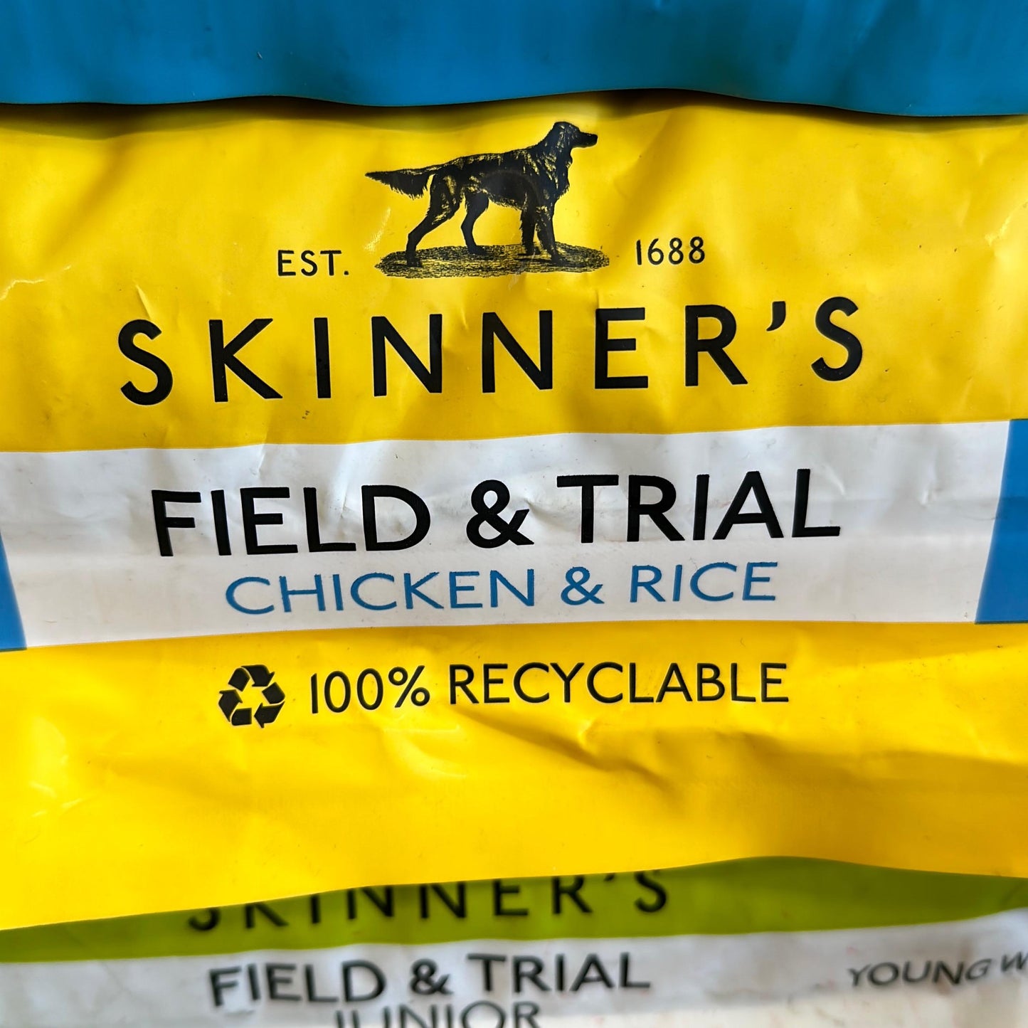 15kg Skinners field & Trail sensitive chicken & rice dog food Discou